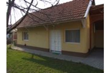 Hungrie Privát Gyula, Extérieur Hungrie Privát Gyula, Extérieur